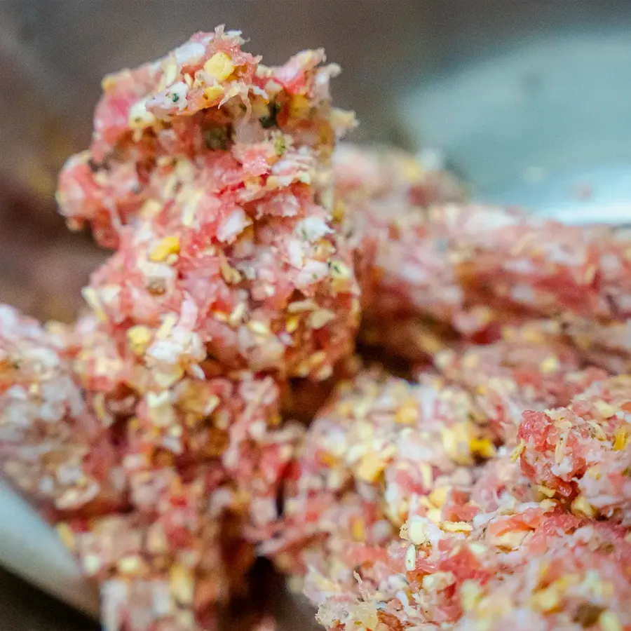 Nahaufnahme von Bratwurstbrät